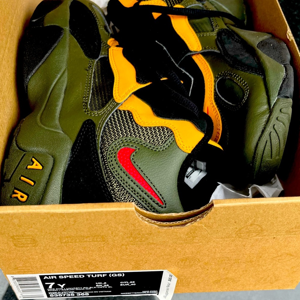 Sneaker